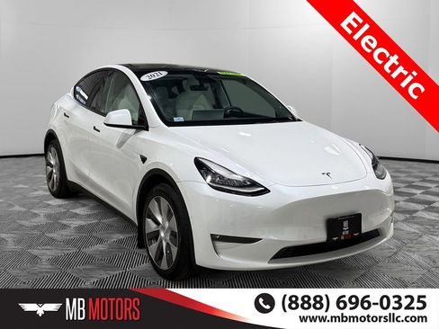 Used 2021 Tesla Model Y Long Range image 1
