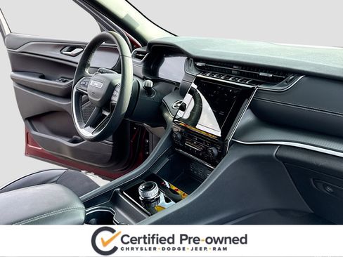 Certified 2024 Jeep Grand Cherokee Altitude image 5