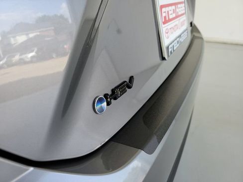 Used 2025 Toyota Camry SE w/ Convenience Package FWD image 9