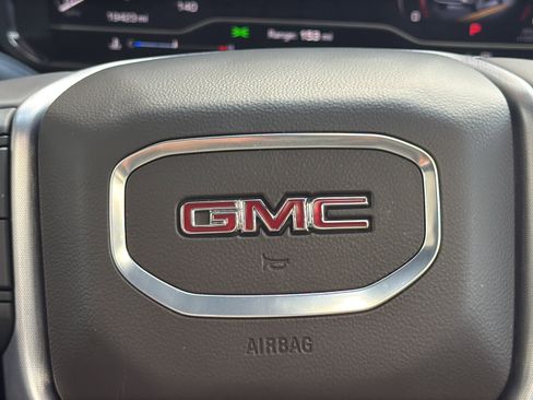 Used 2024 GMC Yukon SLT w/ SLT Premium Package RWD image 30