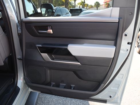 Used 2025 Toyota Tundra Limited image 20