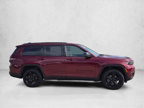 Used 2025 Jeep Grand Cherokee L Limited w/ Luxury Tech Group II AWD/4WD image 4