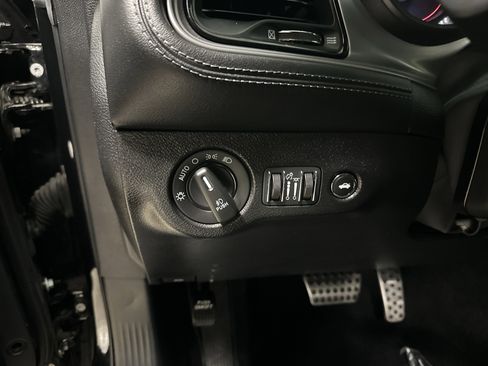 Used 2023 Dodge Challenger SXT w/ Plus Package image 37