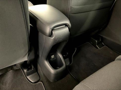 Used 2017 Honda HR-V EX image 10