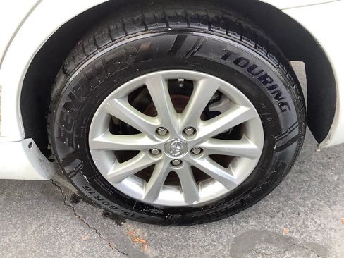 Used 2011 Toyota Camry XLE image 18