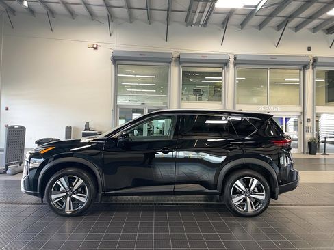 Used 2024 Nissan Rogue SL w/ SL Premium Package image 4