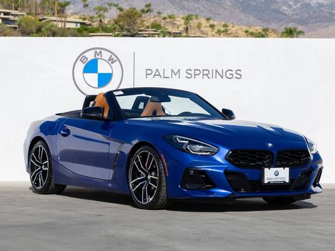 Used 2023 BMW Z4 M40i w/ Premium Package RWD image 2
