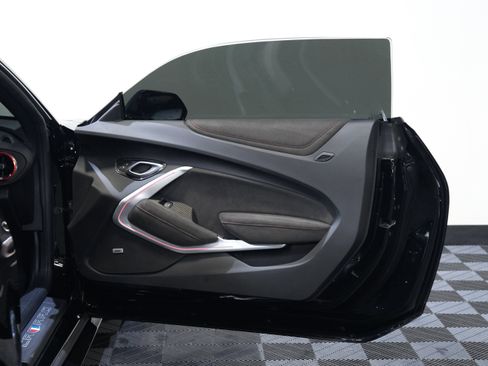 Used 2020 Chevrolet Camaro ZL1 RWD image 24