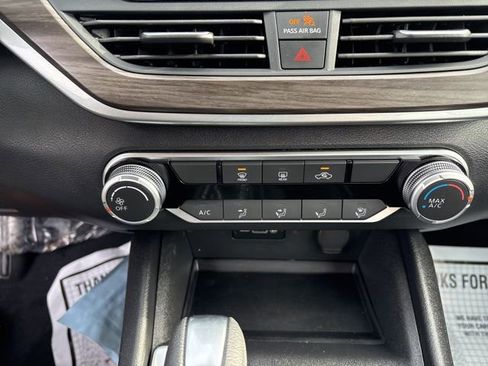 Used 2025 Nissan Altima 2.5 SV image 25