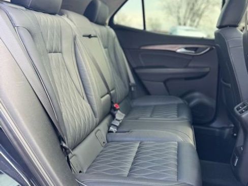 Used 2021 Buick Envision Avenir w/ Technology Package II image 28