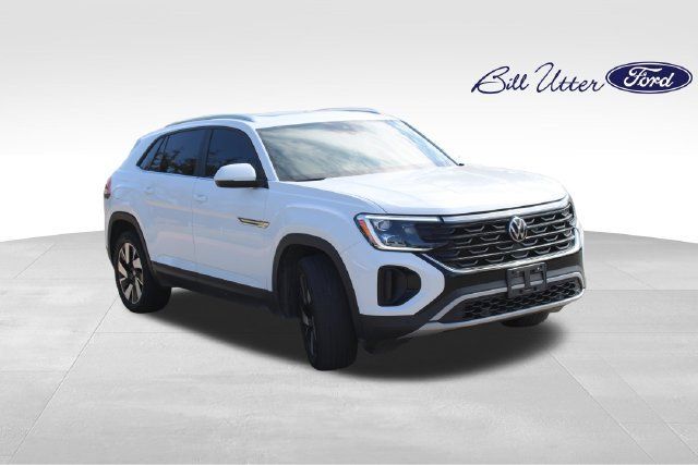 Used 2024 Volkswagen Atlas Cross Sport SE AWD/4WD image 3