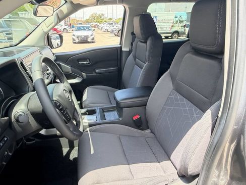 Certified 2025 Nissan Frontier SV w/ SV Convenience Package RWD image 10
