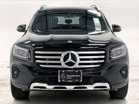 New 2025 Mercedes-Benz GLB 250 4MATIC image 3