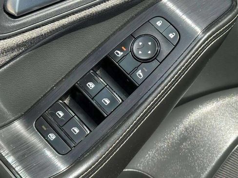 Used 2021 Nissan Rogue SV image 48