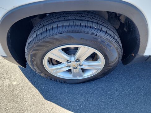 Certified 2019 Chevrolet Trax LT w/ LT Convenience Package image 32