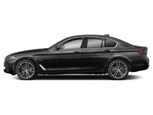 Used 2023 BMW 530e w/ M Sport Package RWD image 3