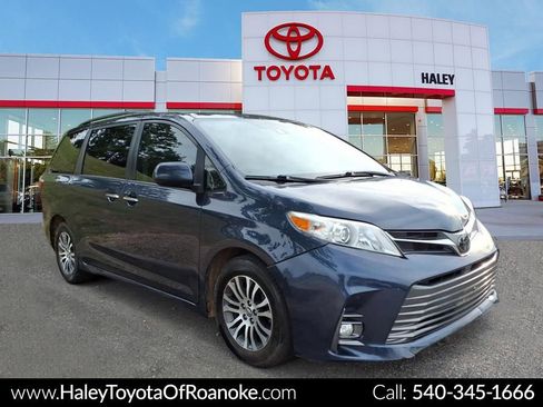Used 2020 Toyota Sienna XLE FWD image 1