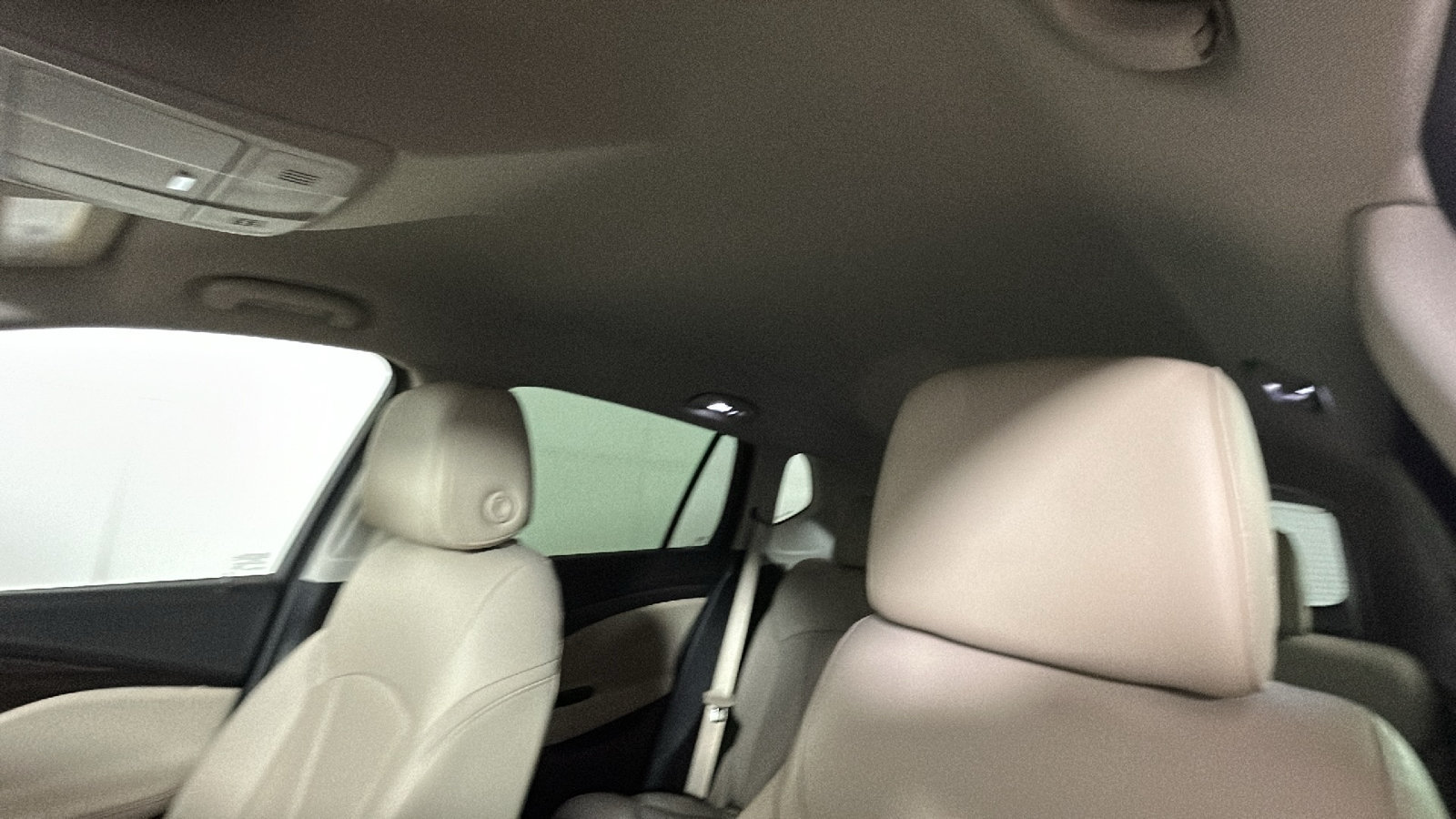 Used 2020 Buick Envision Essence FWD image 16