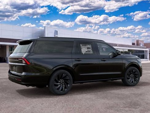 New 2027 Lincoln Navigator L Reserve w/ Jet Appearance Package AWD/4WD image 6