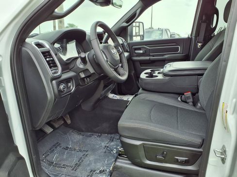 Used 2025 RAM 2500 Big Horn AWD/4WD image 14