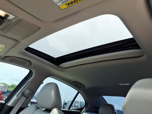 Used 2016 Acura TLX w/ Technology Package FWD image 12