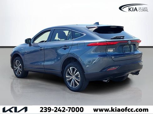 Used 2021 Toyota Venza LE AWD/4WD image 4