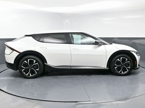 Used 2022 Kia EV6 Wind image 8
