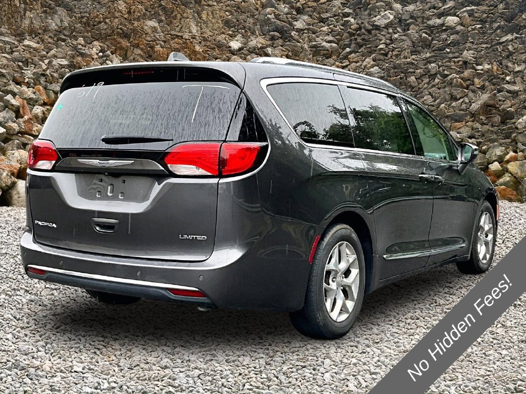 Used 2019 Chrysler Pacifica Limited FWD image 2
