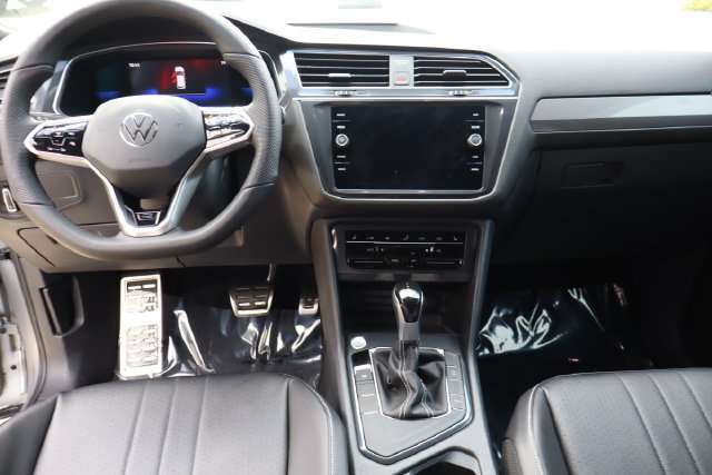 Used 2022 Volkswagen Tiguan SE R-Line FWD image 31