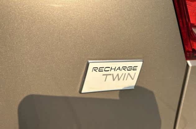 Used 2023 Volvo XC40 Recharge Ultimate w/ Protection Package Premier AWD/4WD image 7