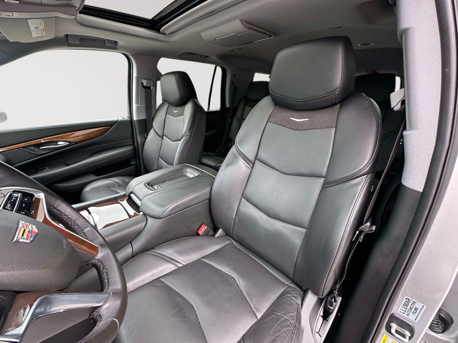 Used 2020 Cadillac Escalade Premium Luxury AWD/4WD image 21