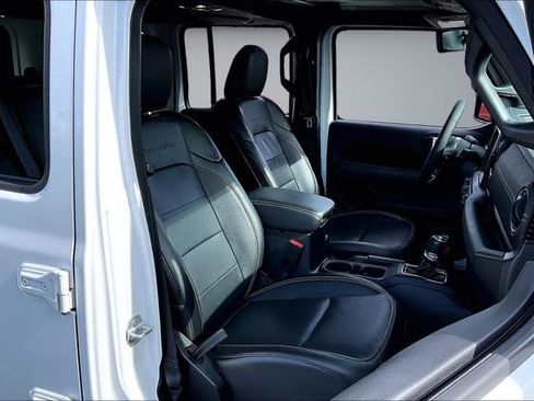 Used 2023 Jeep Wrangler Unlimited Sahara image 28