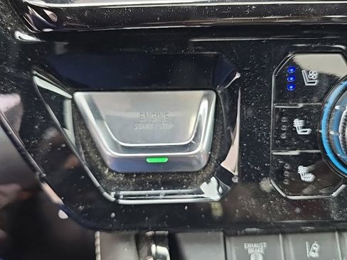 Used 2024 GMC Sierra 2500 AT4X AWD/4WD image 10