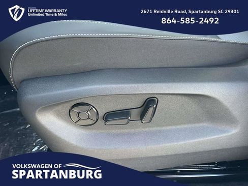 New 2026 Volkswagen Tiguan SE image 16