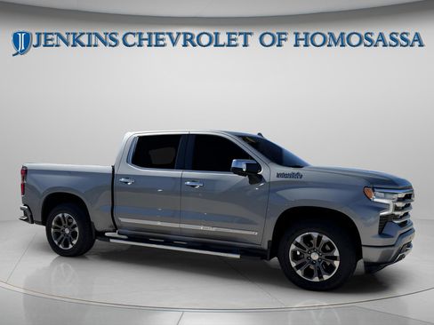 Used 2024 Chevrolet Silverado 1500 High Country w/ Technology Package AWD/4WD image 1