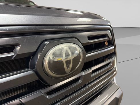 Used 2018 Toyota Tacoma SR w/ SR Convenience Package RWD image 42