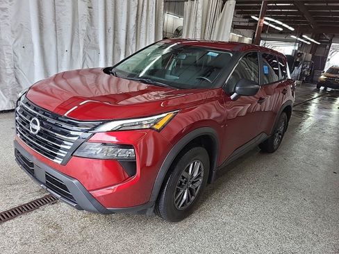 Used 2026 Nissan Rogue S FWD image 17