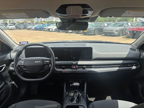 Used 2025 Kia K4 FWD image 32