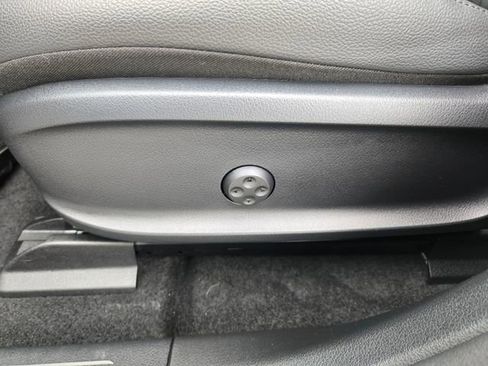 Used 2024 Mercedes-Benz EQB 300 4MATIC image 11