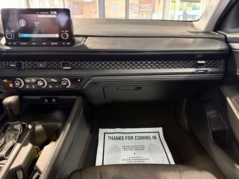 Used 2025 Honda Accord SE image 19
