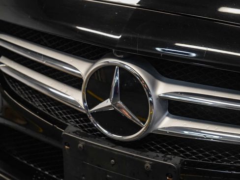 Used 2019 Mercedes-Benz C 300 Sedan image 8