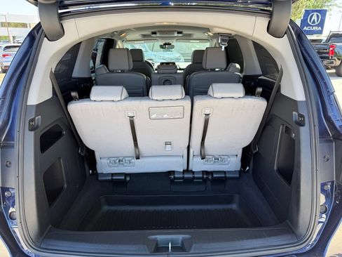 Used 2023 Honda Odyssey Elite image 18