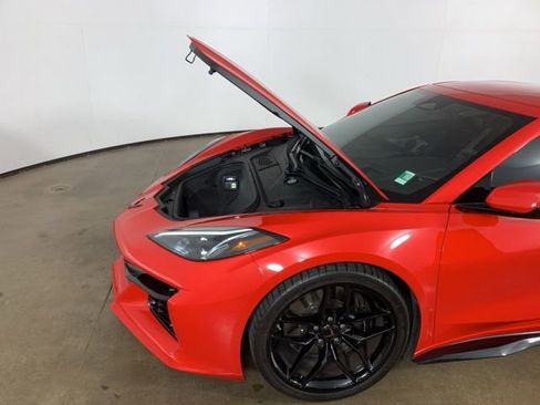 Used 2025 Chevrolet Corvette Z06 RWD image 32