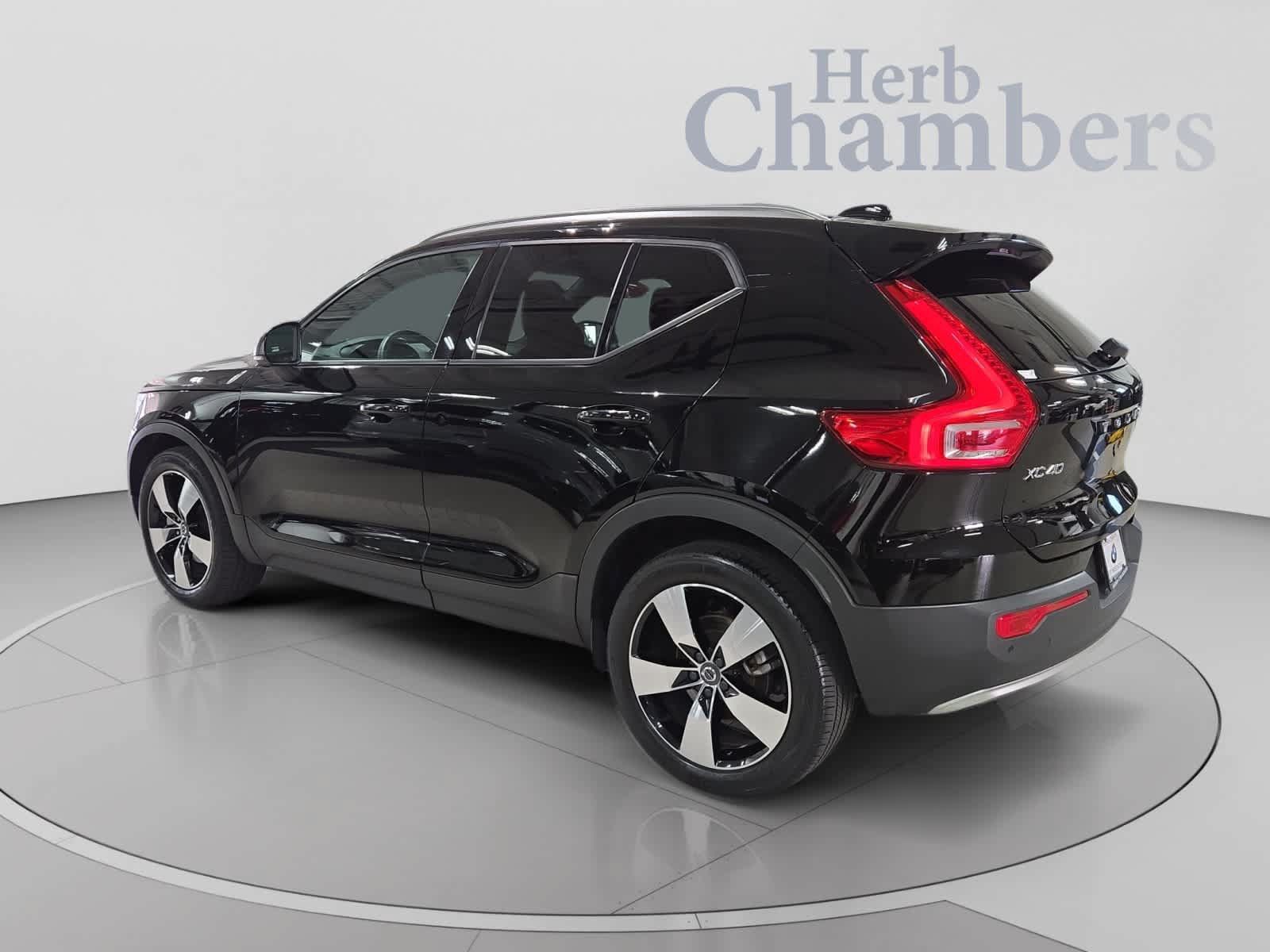 Used 2020 Volvo XC40 T5 Momentum AWD/4WD image 3