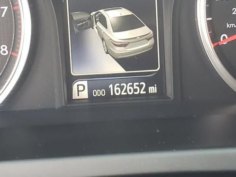 Used 2017 Toyota Camry SE w/ Moonroof Package FWD image 23