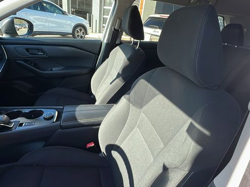 Used 2024 Nissan Rogue S image 17