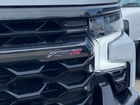 New 2025 Chevrolet Silverado 1500 ZR2 w/ Technology Package AWD/4WD image 9