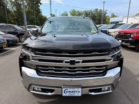 Used 2019 Chevrolet Silverado 1500 LTZ w/ LTZ Premium Package AWD/4WD image 3