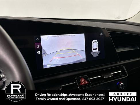 Used 2023 Kia Niro EX image 8