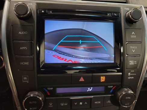 Used 2015 Toyota Camry XLE FWD image 21
